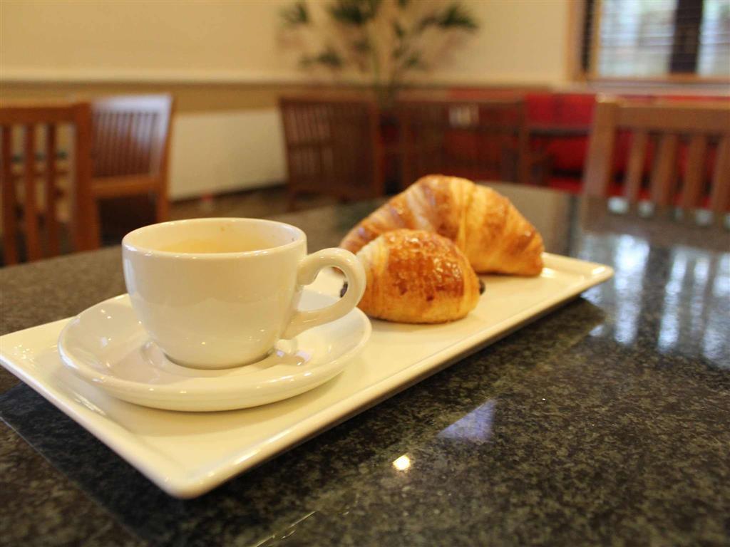 Ibis Cardiff Gate - International Business Park Hotel Екстериор снимка