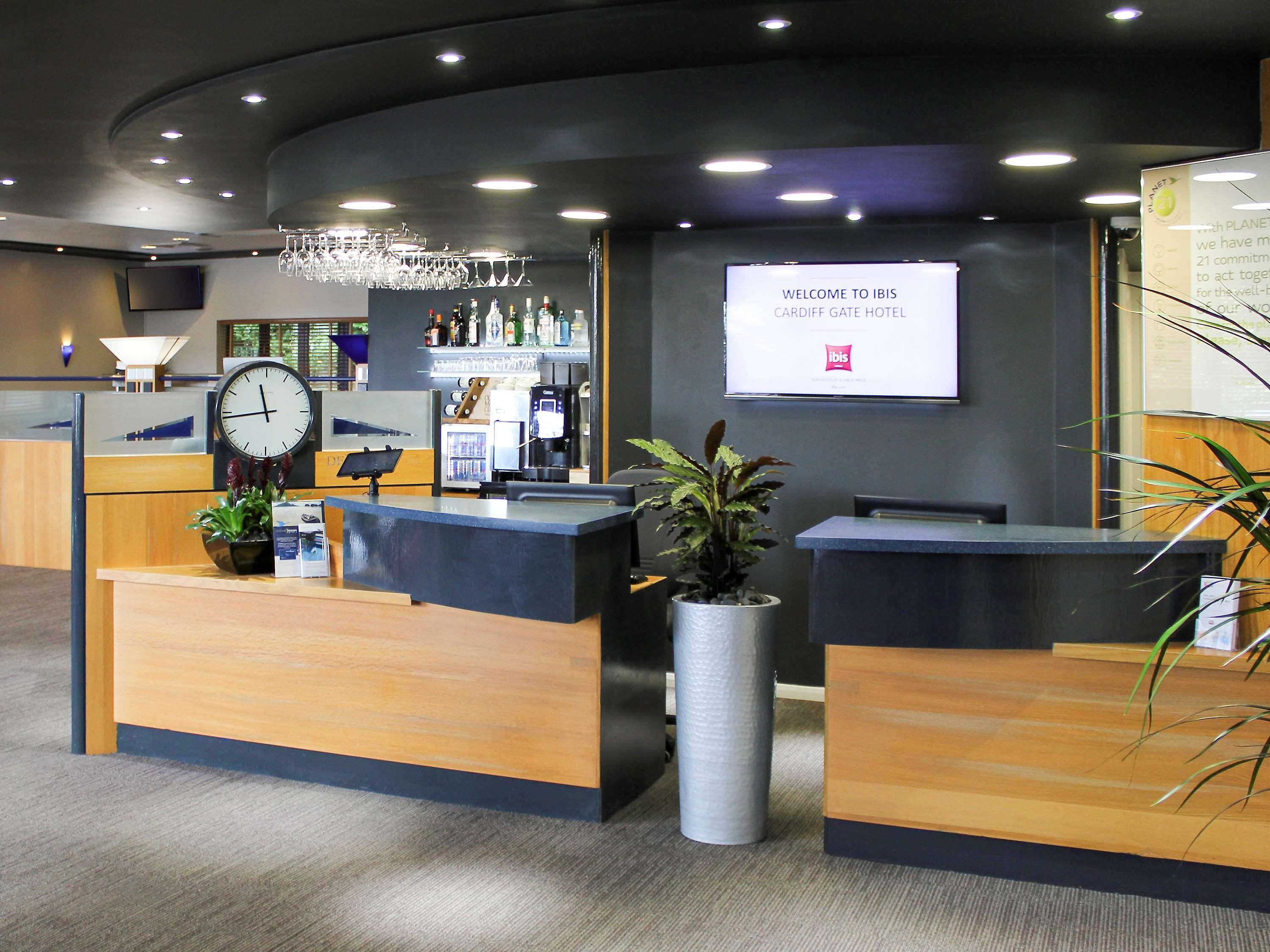 Ibis Cardiff Gate - International Business Park Hotel Екстериор снимка