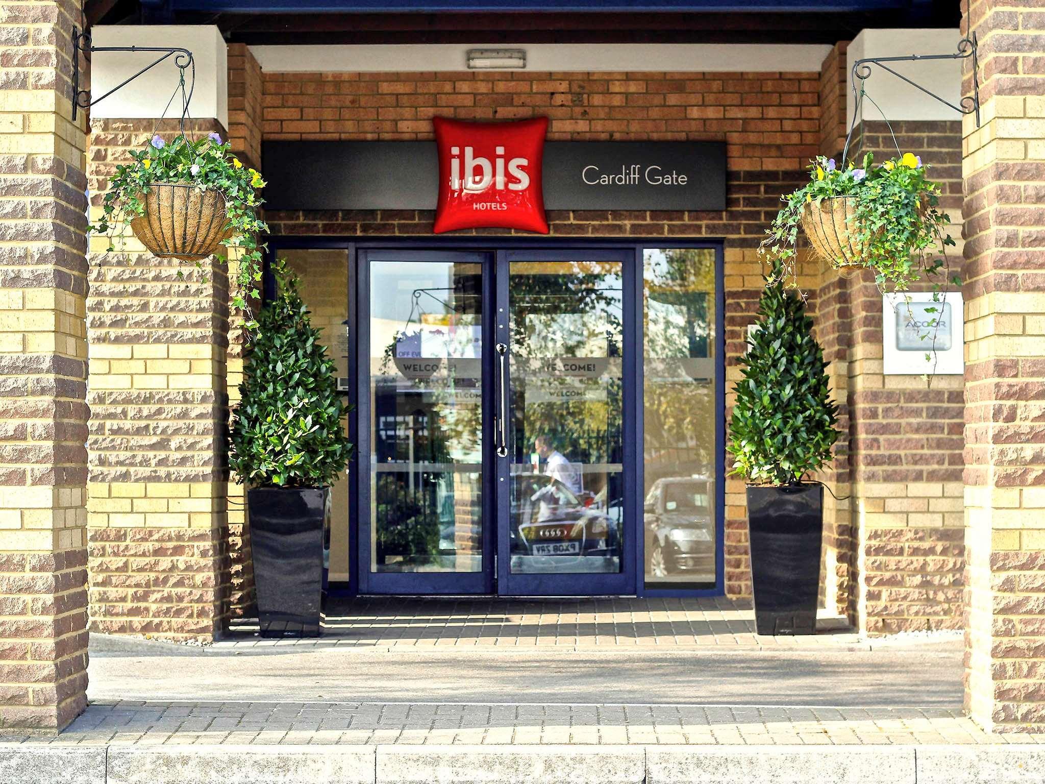 Ibis Cardiff Gate - International Business Park Hotel Екстериор снимка