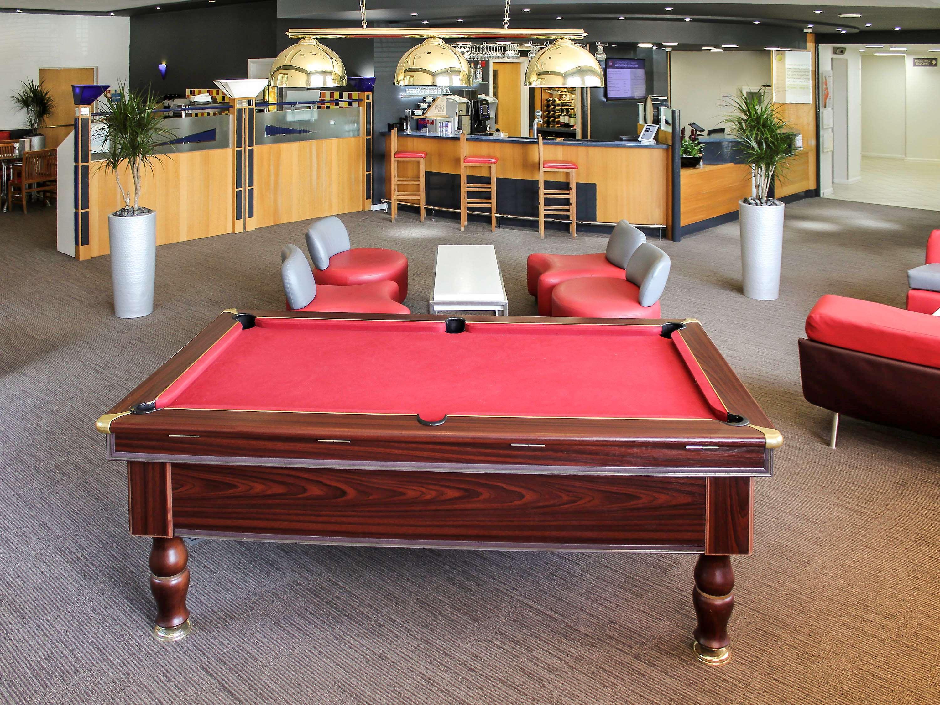 Ibis Cardiff Gate - International Business Park Hotel Екстериор снимка