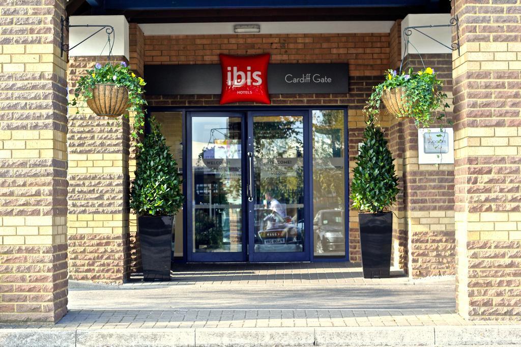Ibis Cardiff Gate - International Business Park Hotel Екстериор снимка
