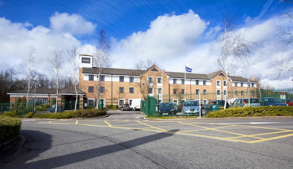 Ibis Cardiff Gate - International Business Park Hotel Екстериор снимка
