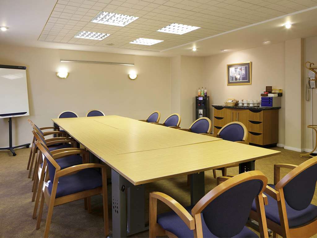 Ibis Cardiff Gate - International Business Park Hotel Съоръжения снимка