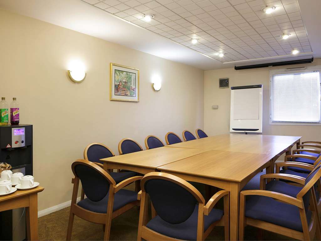 Ibis Cardiff Gate - International Business Park Hotel Съоръжения снимка