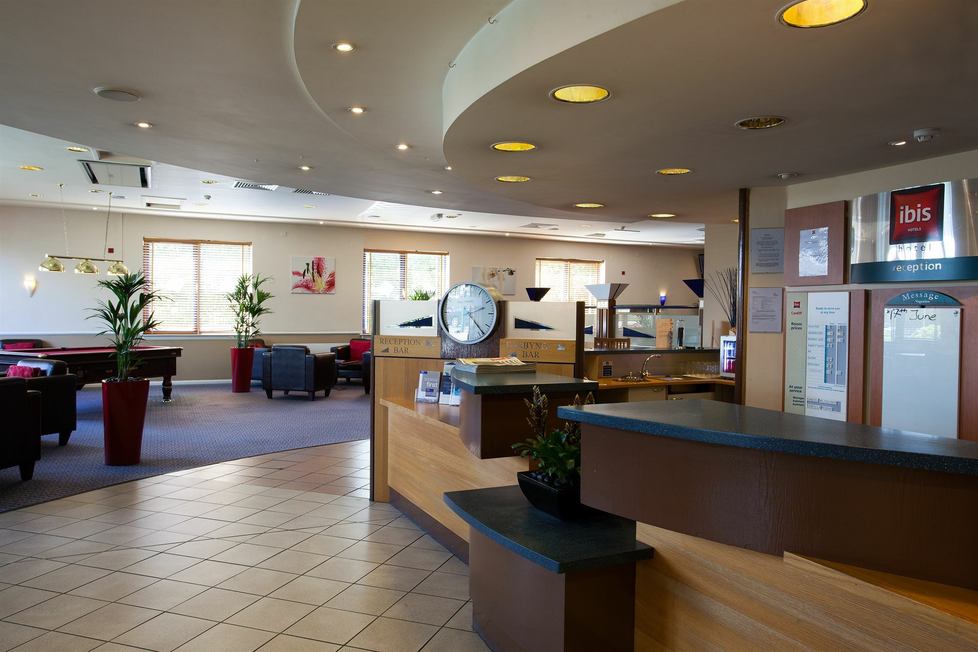 Ibis Cardiff Gate - International Business Park Hotel Екстериор снимка