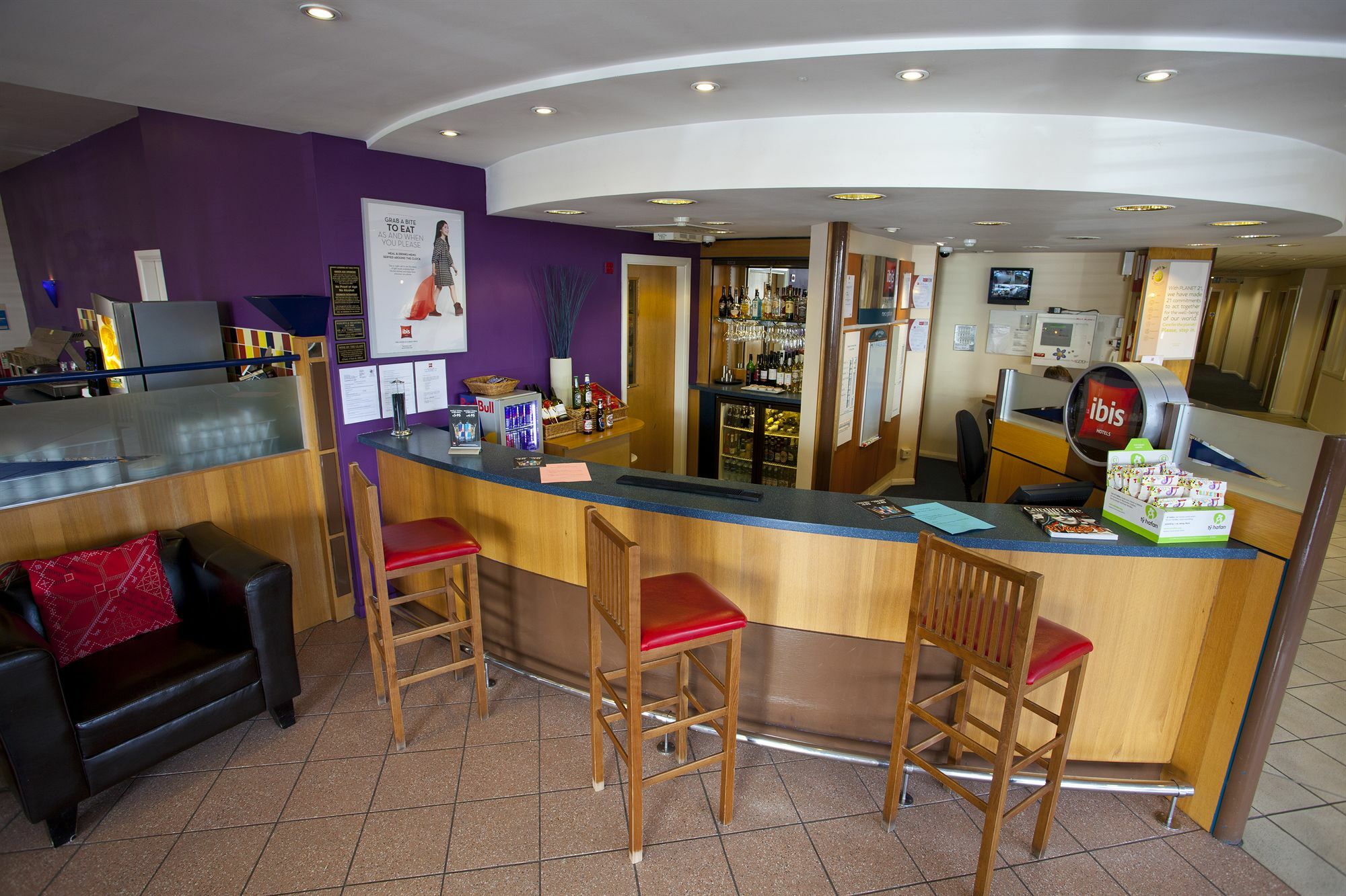 Ibis Cardiff Gate - International Business Park Hotel Екстериор снимка