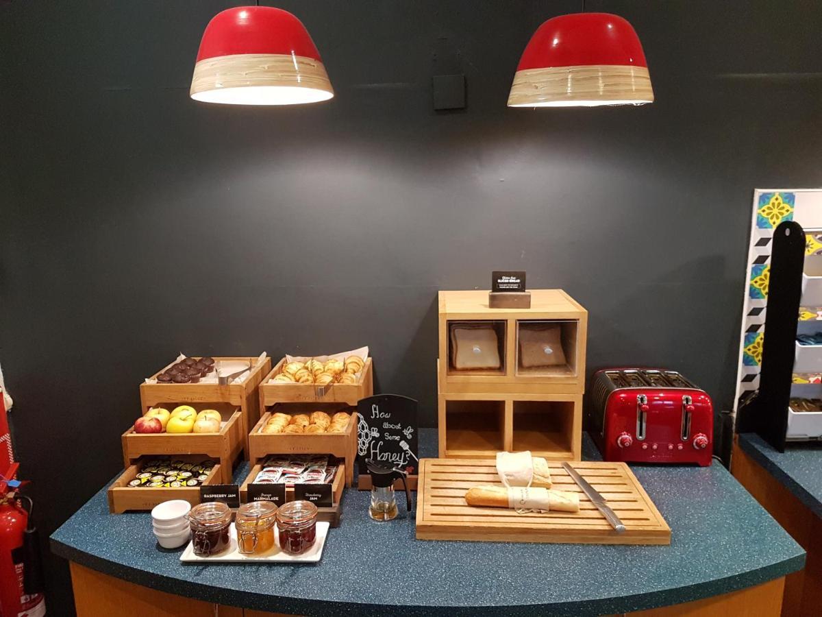 Ibis Cardiff Gate - International Business Park Hotel Екстериор снимка