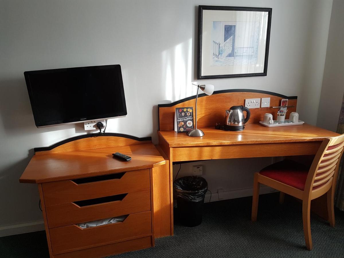 Ibis Cardiff Gate - International Business Park Hotel Екстериор снимка
