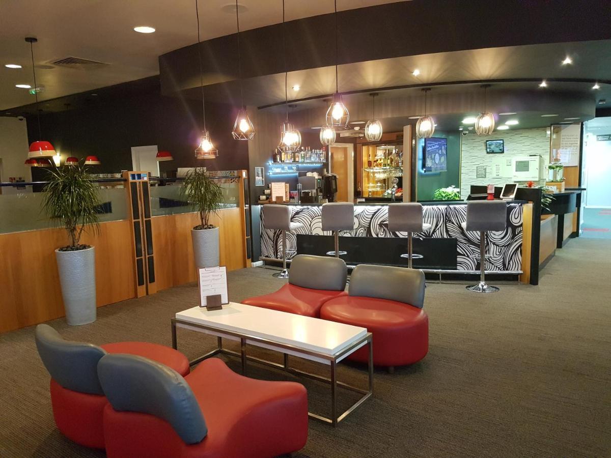 Ibis Cardiff Gate - International Business Park Hotel Екстериор снимка